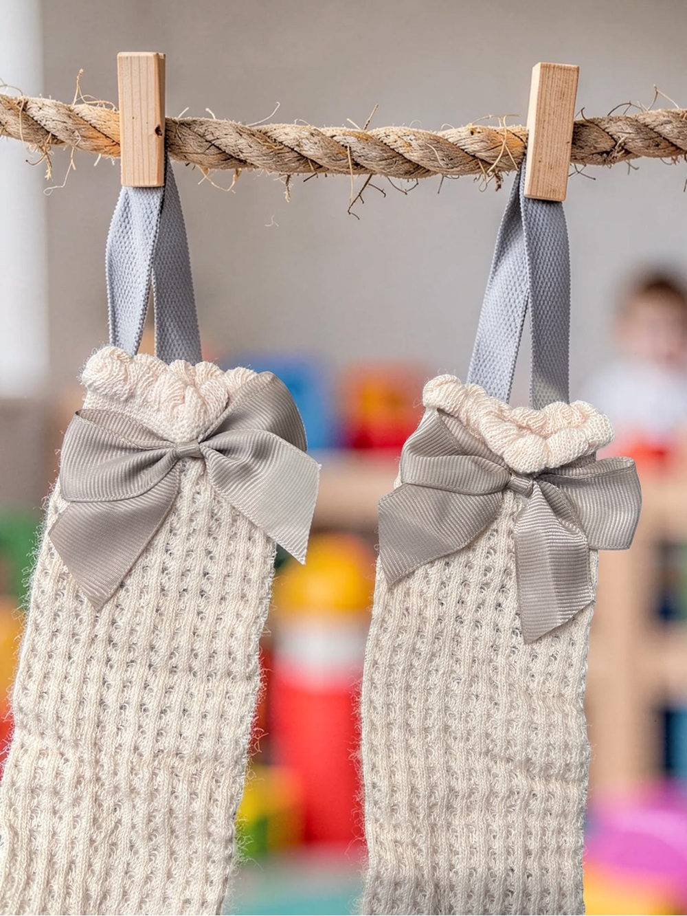 Boho Crochet Knit Toddler Knee High Bow Socks Cream Taupe Size 1-3 Years - Picture 8 of 9
